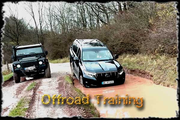 Toyota Land Cruiser beim Offroad Training